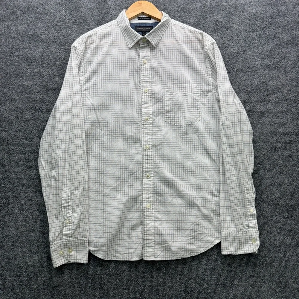 Banana Republic Untucked Fit Button Shirt Mens L White Grid Long Sleeve Casual